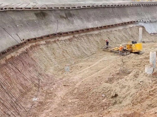 柳河基坑边坡加固